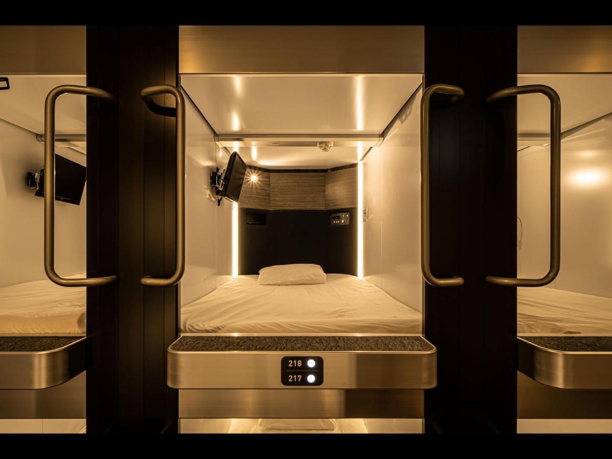Kapselhotel Capsule Yokohama Sauna & Capsule